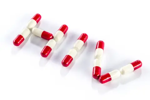 Kiedy wynaleziono lek na AIDS? Historia walki z chorobą i postępy w leczeniu