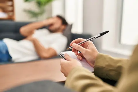 Jakie są lęki? Poznaj różne rodzaje i sposoby radzenia sobie z nimi