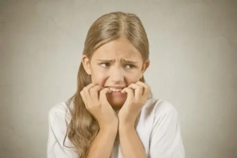 Jak nazywa się lęk przed szkołą i jak go pokonać? Objawy i przyczyny