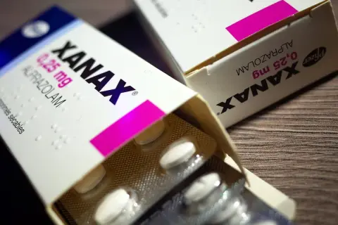 Xanax lek na co: wskazania, działanie i skutki uboczne, które musisz znać