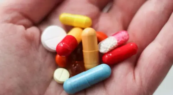 Czy leki na cholesterol można odstawić? Ryzyka i bezpieczne alternatywy