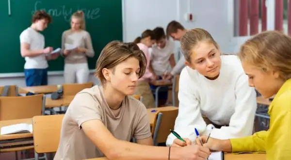 Jak skutecznie pomóc dziecku z depresją w szkole – praktyczne porady dla rodziców i nauczycieli