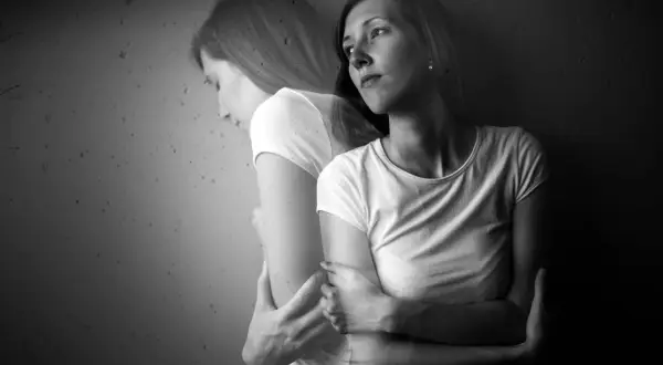 Jak postępować z osobą chorą psychicznie, by uniknąć trudności w opiece